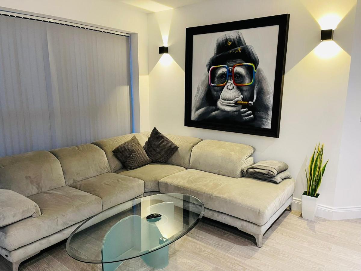 スラウSalt Hill Windsor Legoland Eton Heathrow Luxury 2 Bed 1 Bath Free Parkingアパートメント エクステリア 写真