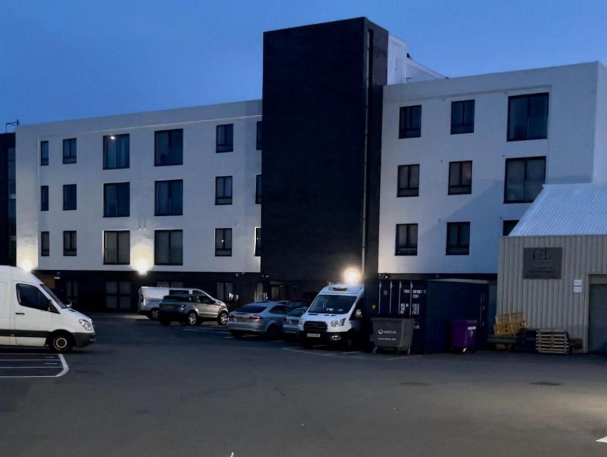 スラウSalt Hill Windsor Legoland Eton Heathrow Luxury 2 Bed 1 Bath Free Parkingアパートメント エクステリア 写真